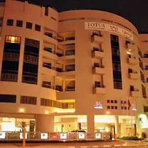 Lotus Grand アパートホテル ドバイ